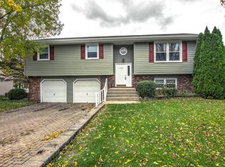 1110 Gladys Ln, Chesterton, IN 46304
