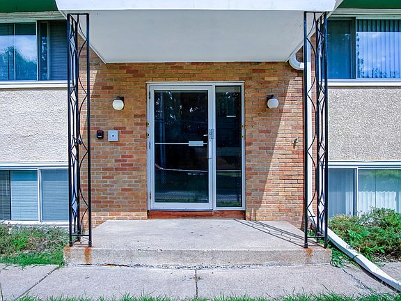 2nd image of 4100 Lakebreeze Ave N