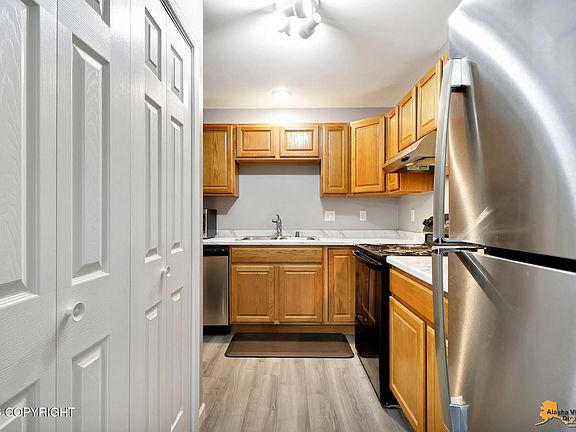 3rd image of 4530 Wright St APT 4