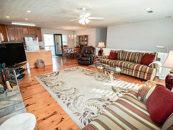 3rd image of 119 Sierra Ct
