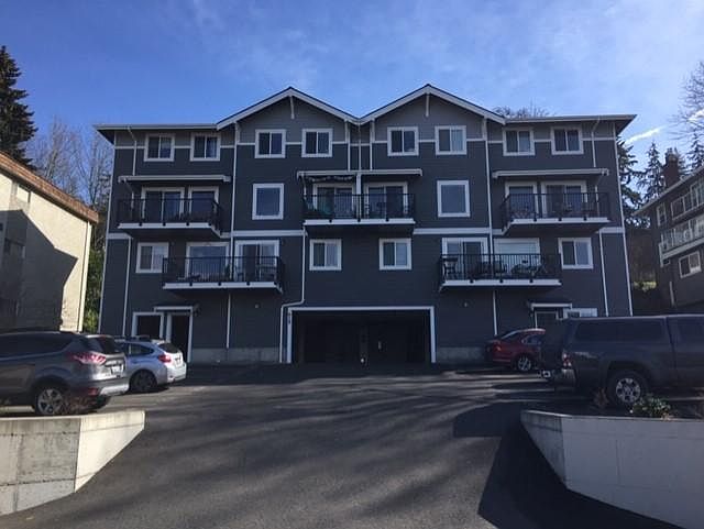 2nd image of 615 N Garden St Unit 101
