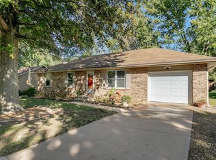 305 E Scott Wayne Dr, Nixa, MO 65714