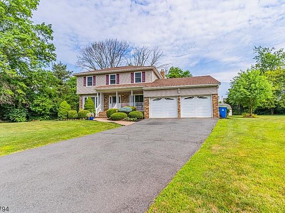 5th image of 12 Pembrook Ct