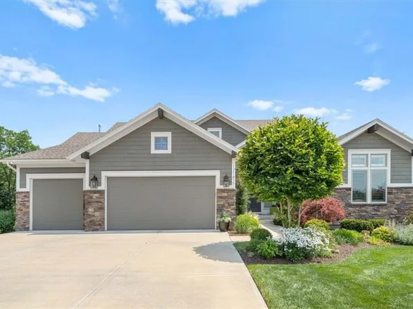 12182 S Belmont Dr, Olathe, KS 66061