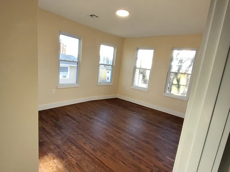 165 Danforth Ave #3 — Photo 6