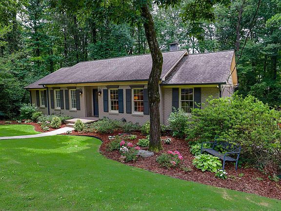 2nd image of 745 Sussex Dr