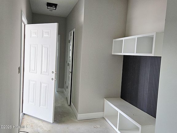 5th image of 204 Windsor Farm Road