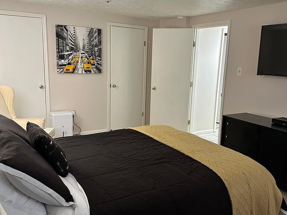 1st image of 303 Palmspring Dr APT 1