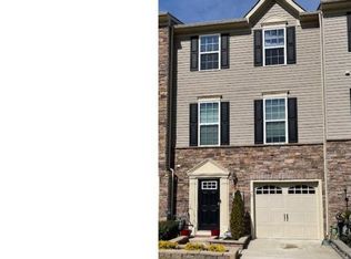 72 Village Green Ln, Sicklerville, NJ 08081