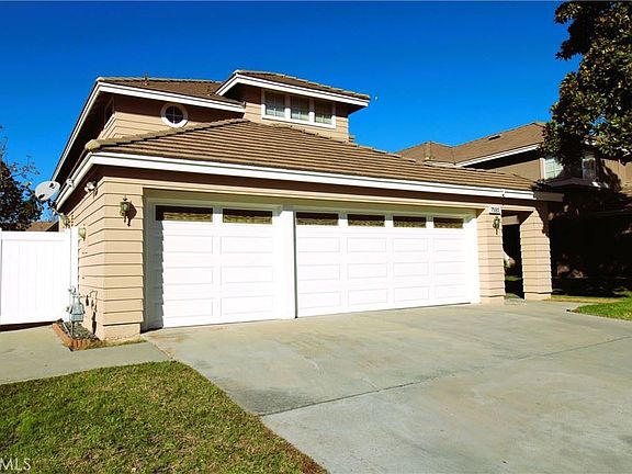 3rd image of 7580 Santa Lucia St