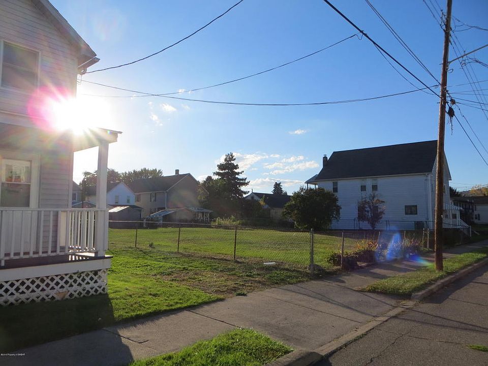 2nd image of 558 Plymouth St