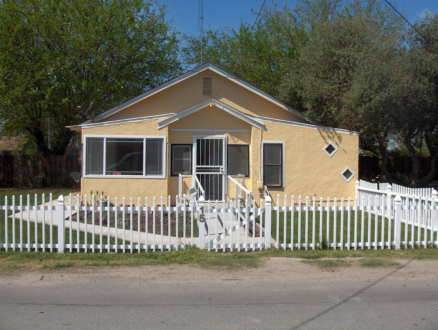 15 A St photo 1