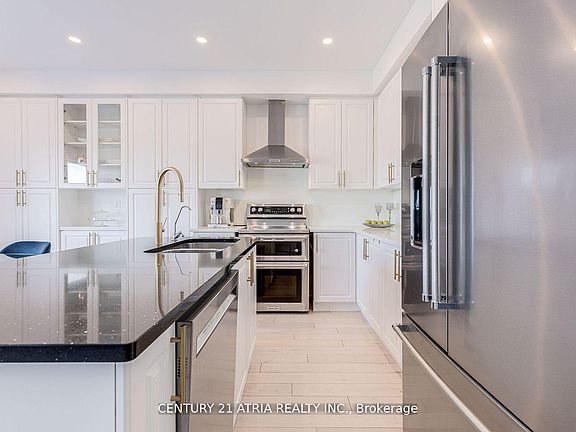4th image of 16 Hartney Dr