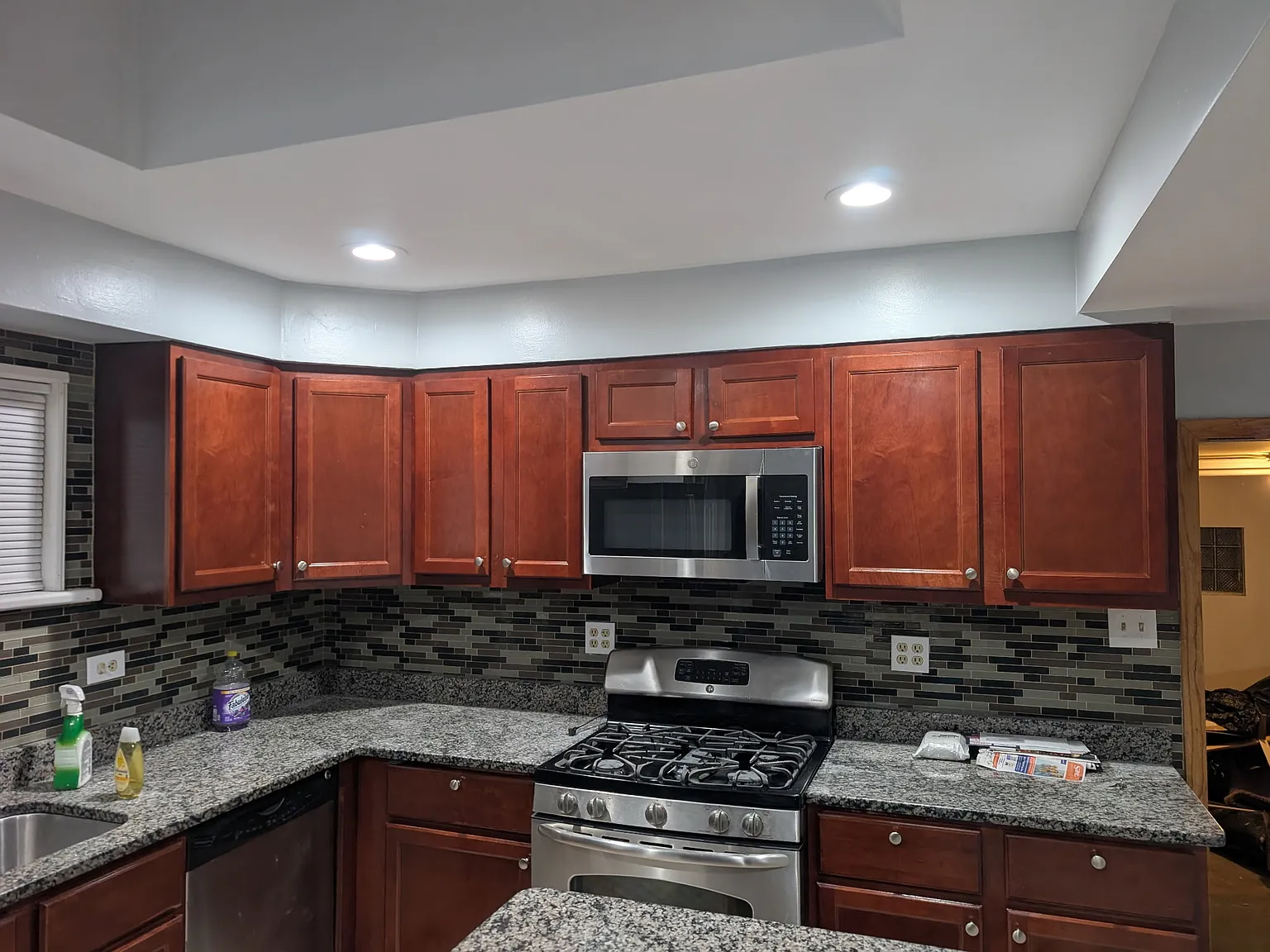 4 bed, 1610 sqft, $3,000 — Photo 2