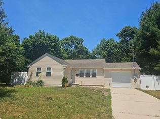 3 Birch St, Central Islip, NY 11722