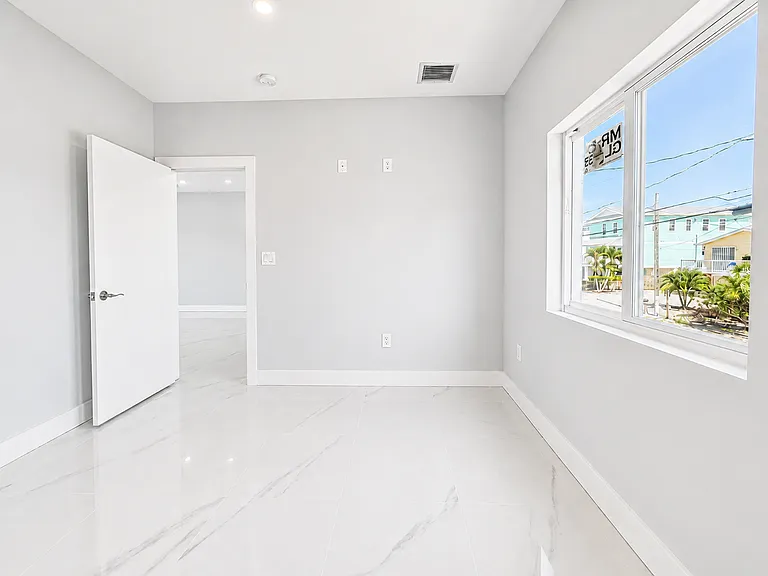 31569 Avenue D — Photo 3