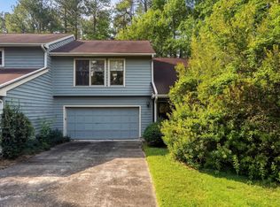 10 Clover Dr, Chapel Hill, NC 27517