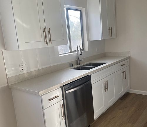 2nd image of 138 N Belmont St APT 4