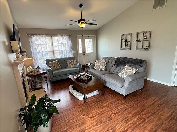 2nd image of 10905 Kentfield Dr