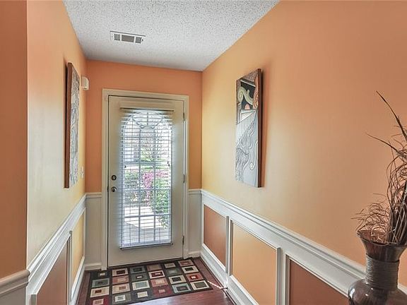 5th image of 5512 Bluegrass Dr