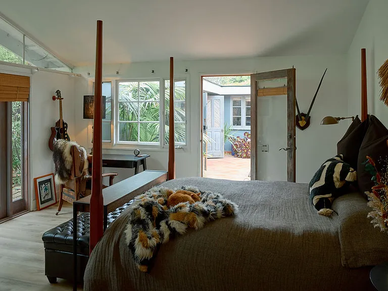 6328 Frondosa Dr — Photo 17