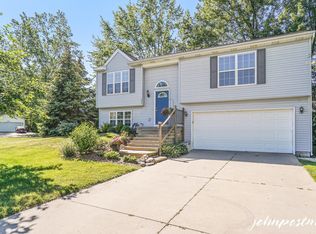 4639 Chesterfield Blvd NW, Grand Rapids, MI 49534