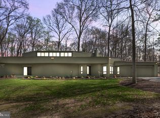 10116 Walker Woods Dr, Great Falls, VA 22066