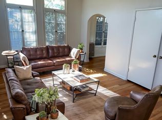 Chateau Lexington Studios and One-Bedrooms, Los Angeles, CA 90029