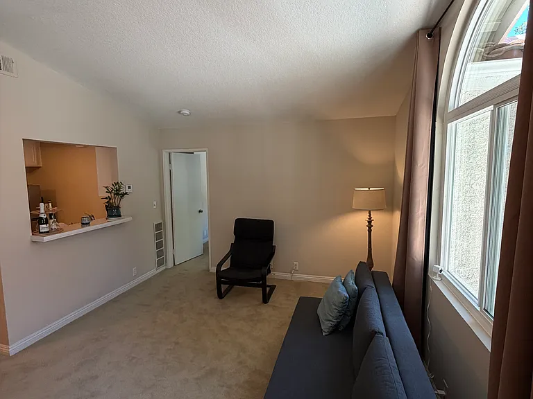 76 Gavilan — Photo 11
