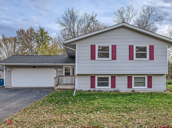 3822 Oak Ter, White Bear Lake, MN 55110