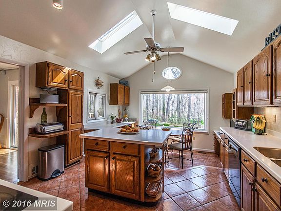 5th image of 4107 Adrienne Dr