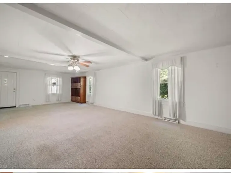 103 Southview Dr — Photo 4
