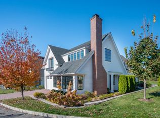 1 Primrose Ln, Rye Brook, NY 10573