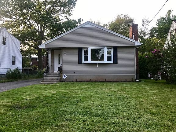 3rd image of 23 Hutchinson St