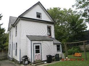1st image of 976 Grant Ave