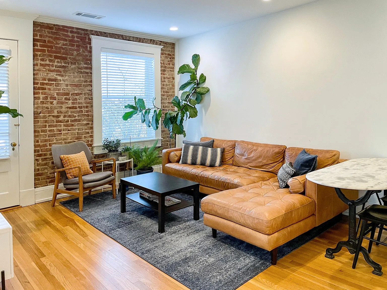 685 Argonne Ave NE — Photo 3