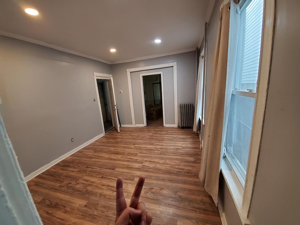 1st image of 559 Summer Ave #1