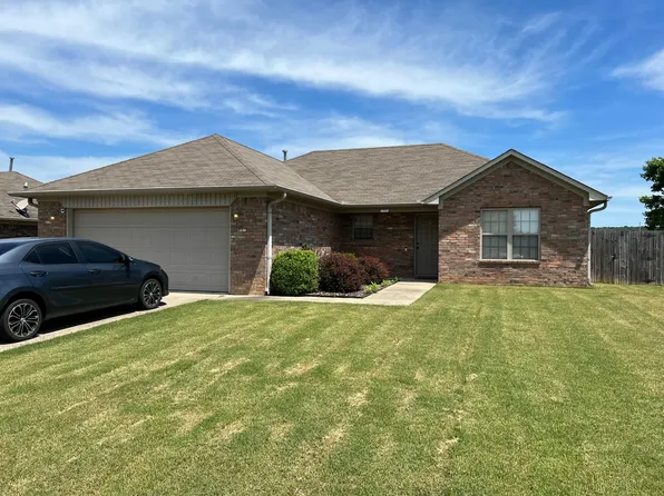 1560 Angeline Dr, Conway, AR 72032