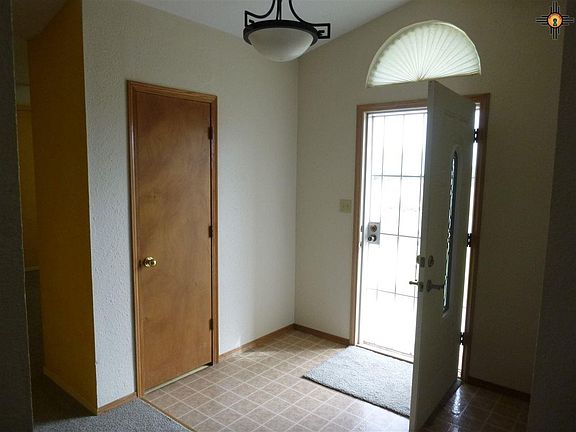 3rd image of 301 Pine St