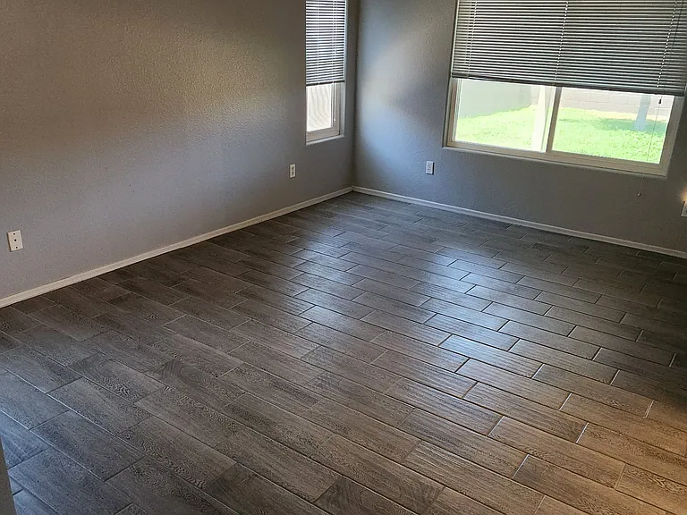 15542 N 136th Ln — Photo 3