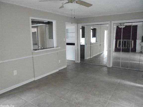 4th image of 512 Greenbriar Dr