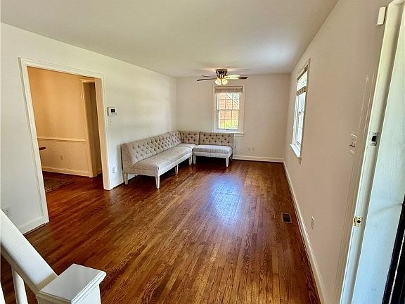 5th image of 7401 Parkline Dr