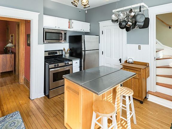 3rd image of 238 Ann St