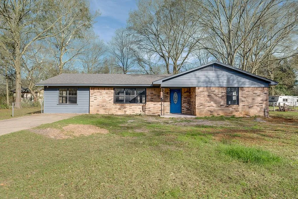 303 Ricky Dr photo 1