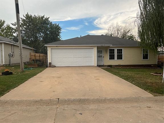 3rd image of 22023 Annette Dr