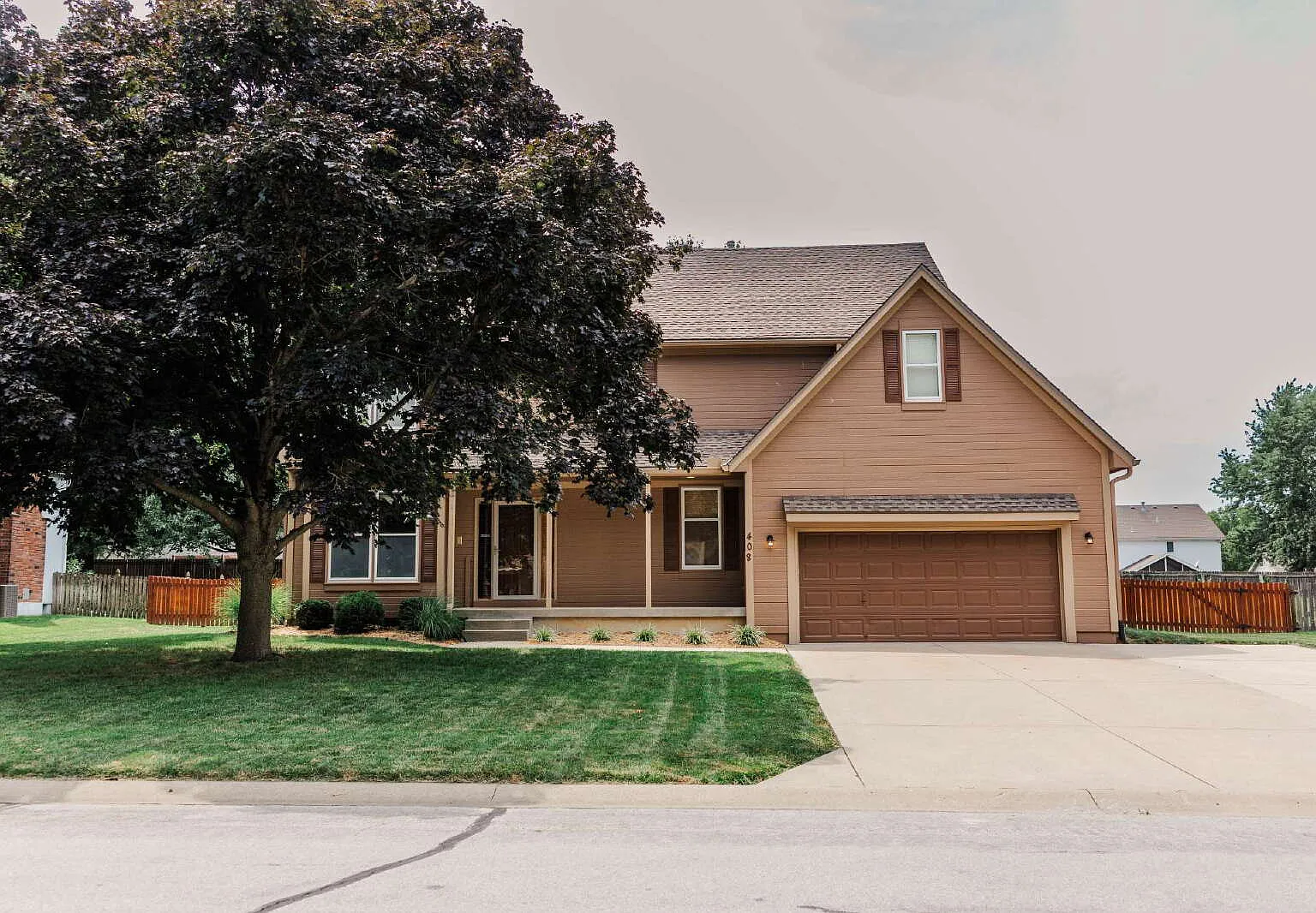 6 bed, 4.0 bath, 3463 sqft, $3,000 — Photo 1