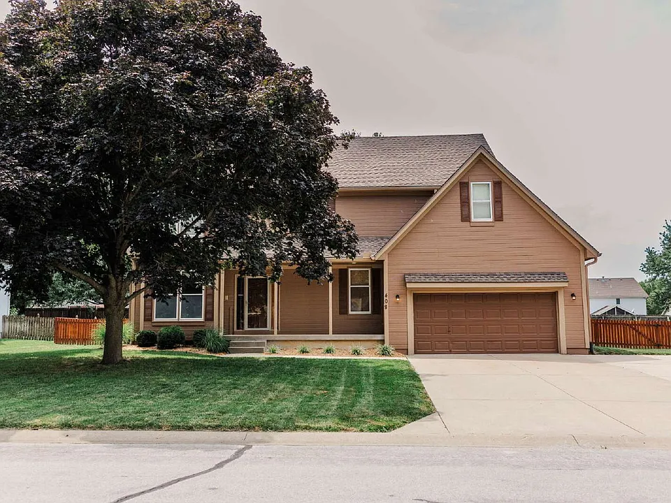 408 SE Alexandria Dr