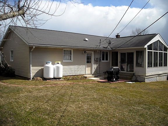 2nd image of 1831 Nast Ave