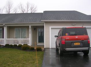 8787 New Country Dr, Cicero, NY