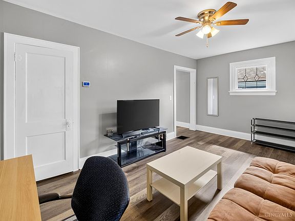 4th image of 3022 Delmar Ave